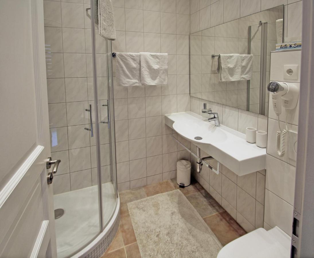 Gaestehaus Alba Garantiert Eintrittskarten Fuer Rulantica Und Europapark Ueber Uns Руст Экстерьер фото