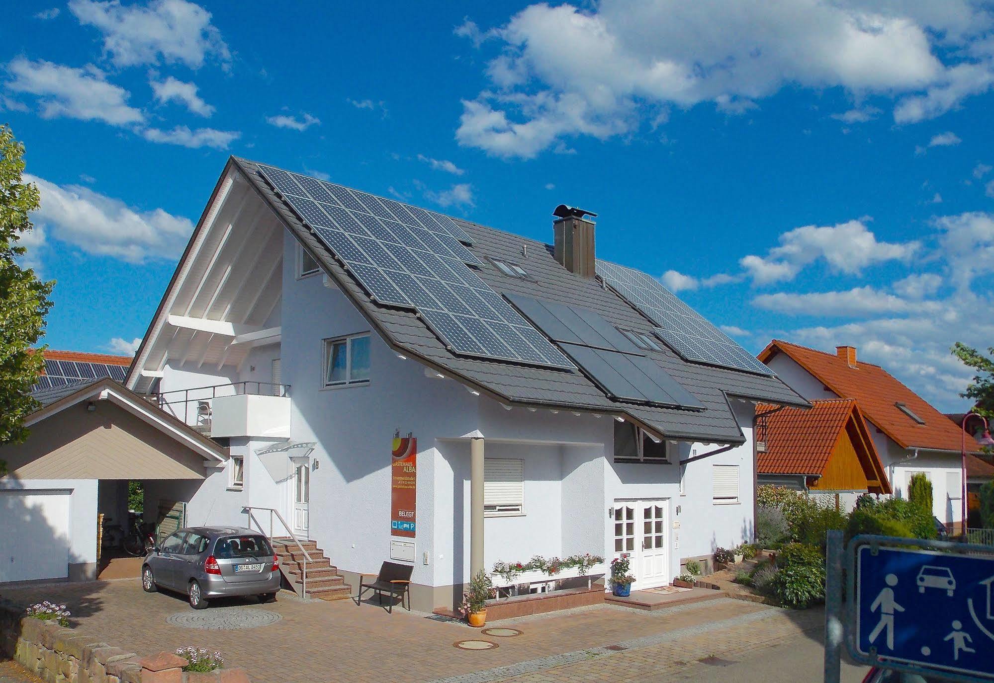 Gaestehaus Alba Garantiert Eintrittskarten Fuer Rulantica Und Europapark Ueber Uns Руст Экстерьер фото